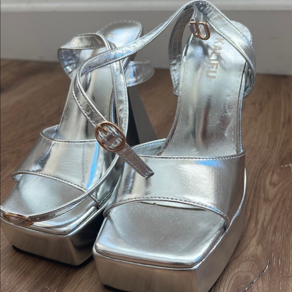 Silver Platform Heels - Picture 2 of 6